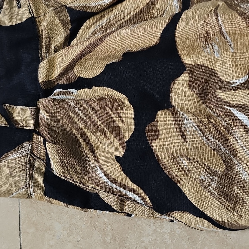 Jones New York Women's Floral Linen Shorts - Black and Tan - Picture 5 of 7